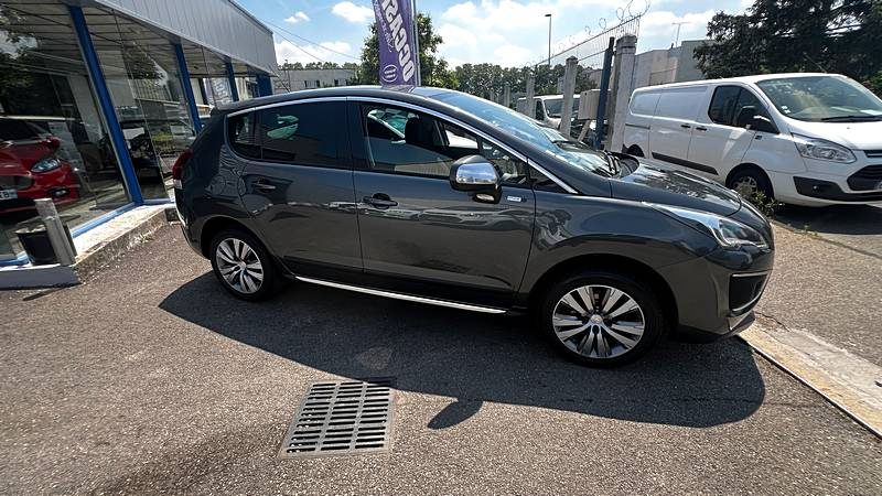 PEUGEOT 3008 Monospace 2015 1,6 Blue HDI Style