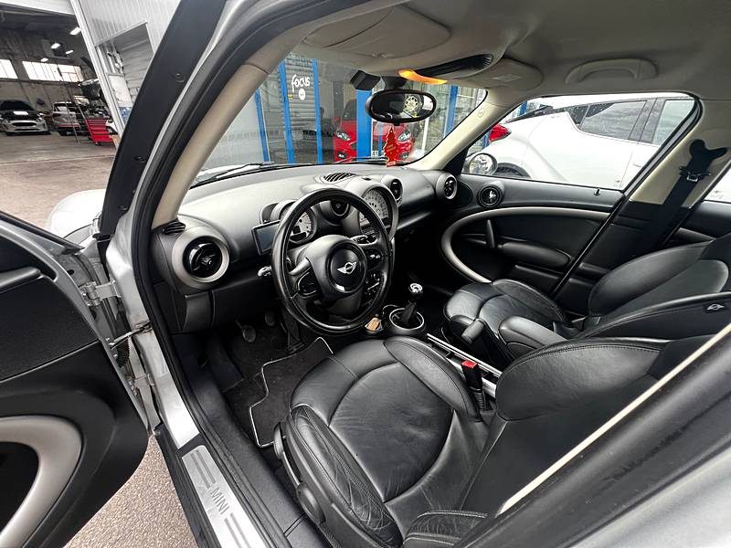 MINI COUNTRYMAN D 112 CH ALL4 Pack chili