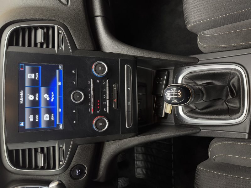 RENAULT MEGANE IV Berline cinq portes 2018