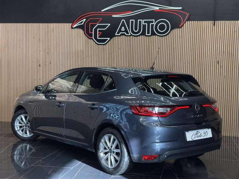 RENAULT MEGANE IV Berline cinq portes 2018