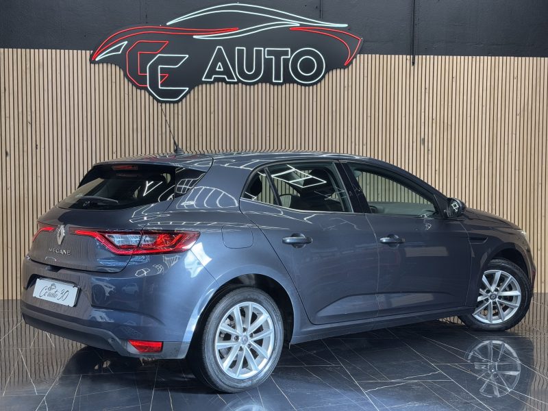 RENAULT MEGANE IV Berline cinq portes 2018