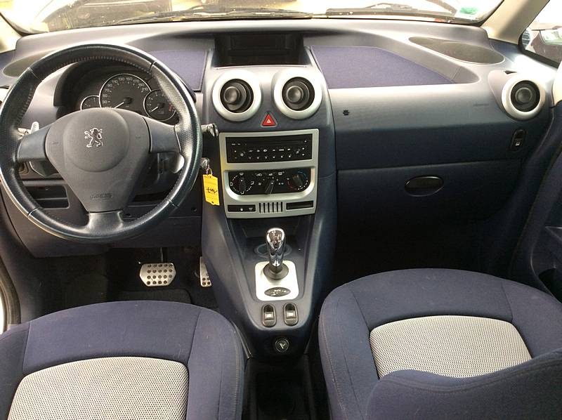 PEUGEOT 1007 1.4L 73CH SPORTY