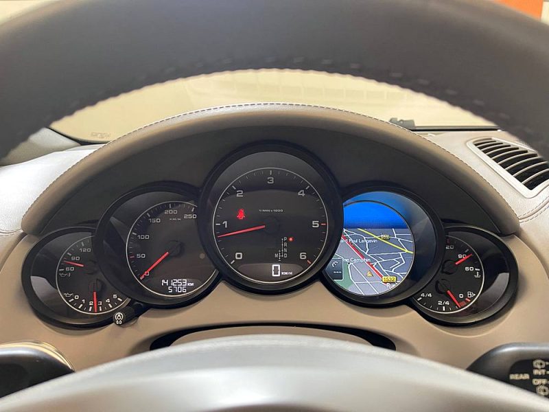 PORSCHE CAYENNE 2011