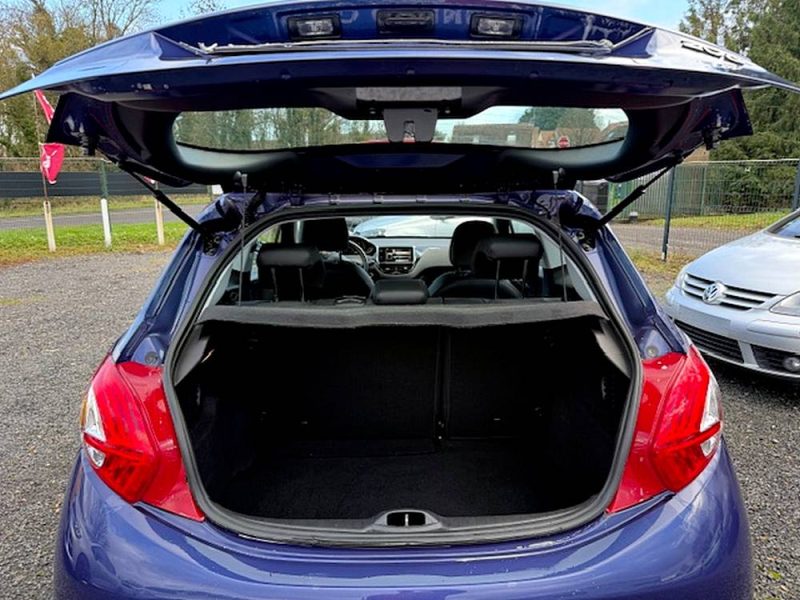 PEUGEOT 208 1.2 VTi Allure 2012 - 43287 KM