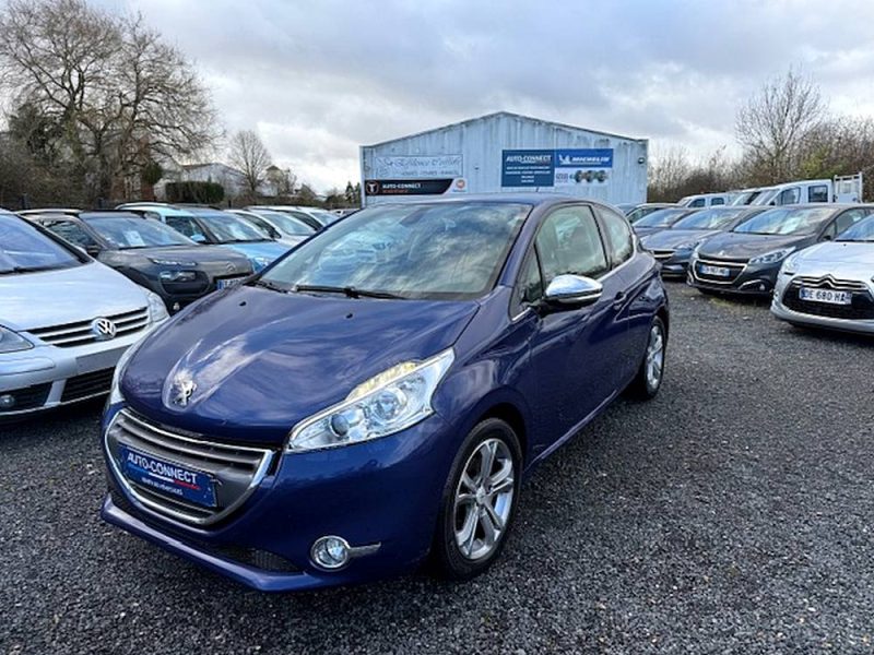 PEUGEOT 208 1.2 VTi Allure 2012 - 43287 KM