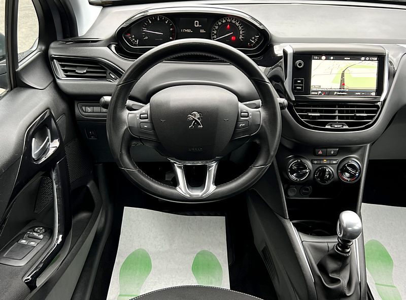 PEUGEOT 208 PHASE 2 1.5 BLUE HDI 100 Cv ECRAN GPS APPLE CARPLAY & ANDROID BVM6 - GARANTIE 1 AN