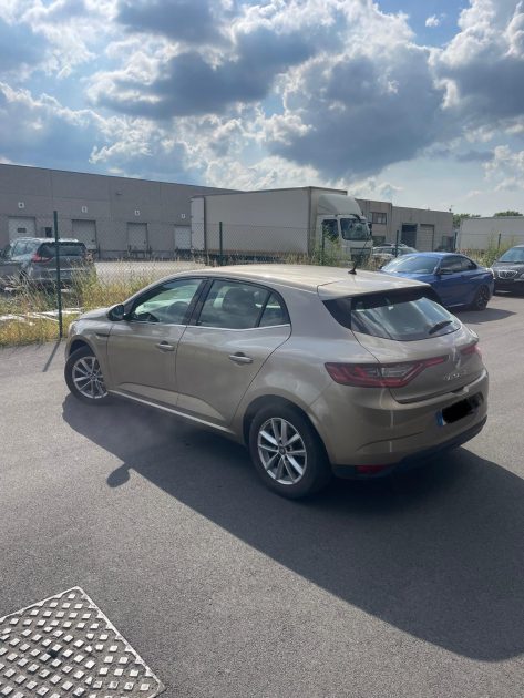 RENAULT MEGANE IV Berline bicorps trois ou cinq portes 2016