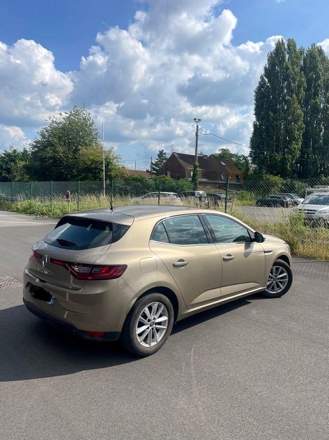 RENAULT MEGANE IV Berline bicorps trois ou cinq portes 2016