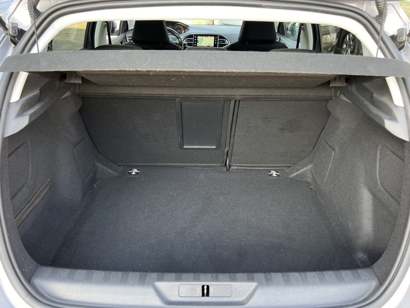 PEUGEOT 308 II ALLURE 1.2 130 BOITE AUTOMATIQUE GPS CAMERA RECUL CRIT AIR 1 54 400 Kms Garantie 1 an