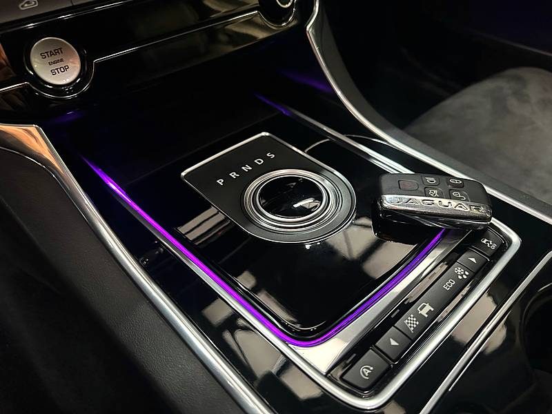 JAGUAR XE 3.0 V6 340 S R-Sport BVA8*1°Main*MERIDIAN*CAMERA*GPS*