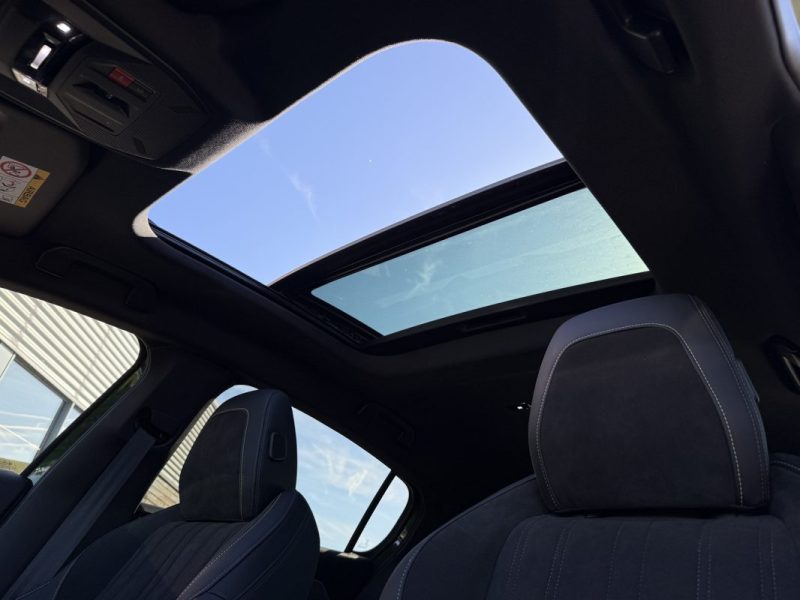 PEUGEOT 308 1.6 Hybride 225 GT PACK E-EAT8 Toit ouvrant / Carplay / Sièges chauffants