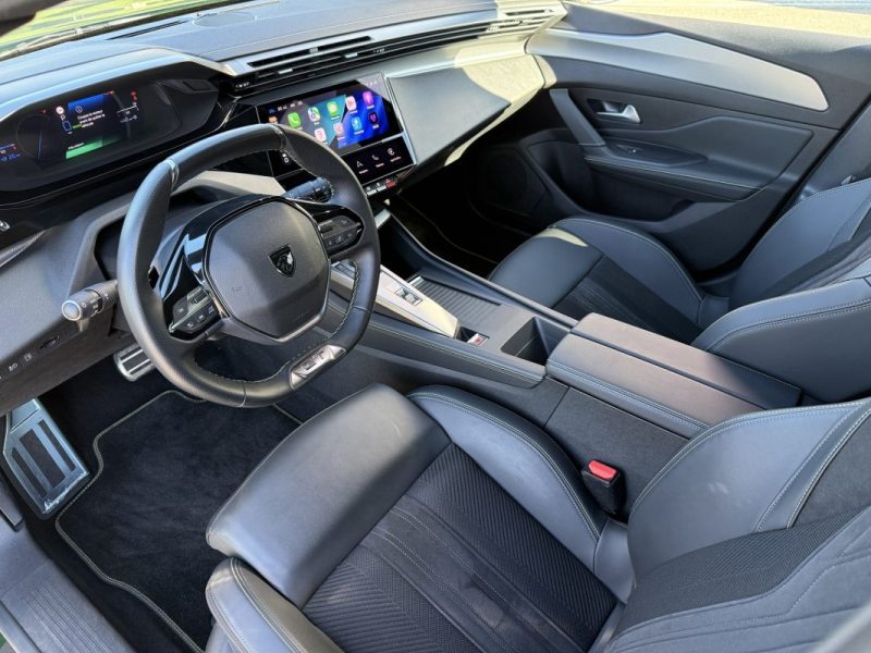 PEUGEOT 308 1.6 Hybride 225 GT PACK E-EAT8 Toit ouvrant / Carplay / Sièges chauffants