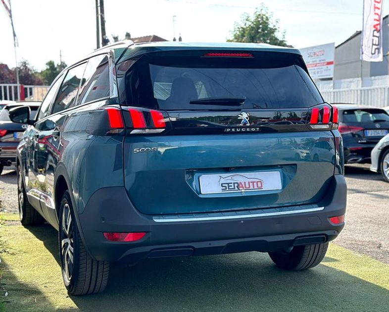 PEUGEOT 5008 II 2019