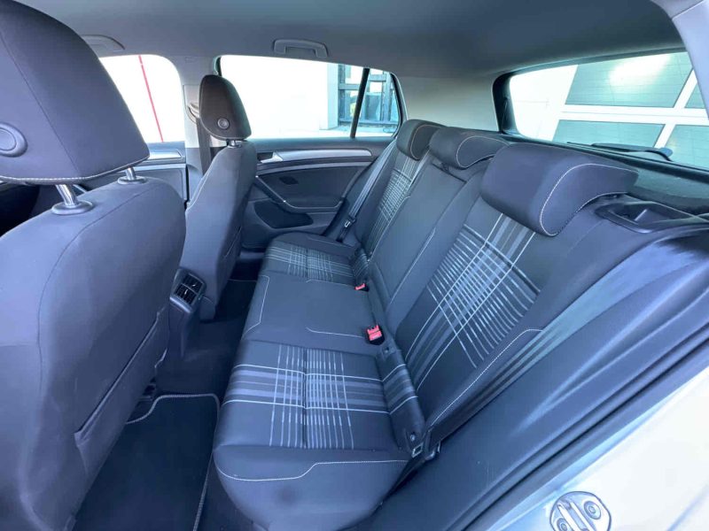 VOLKSWAGEN GOLF VII 2015