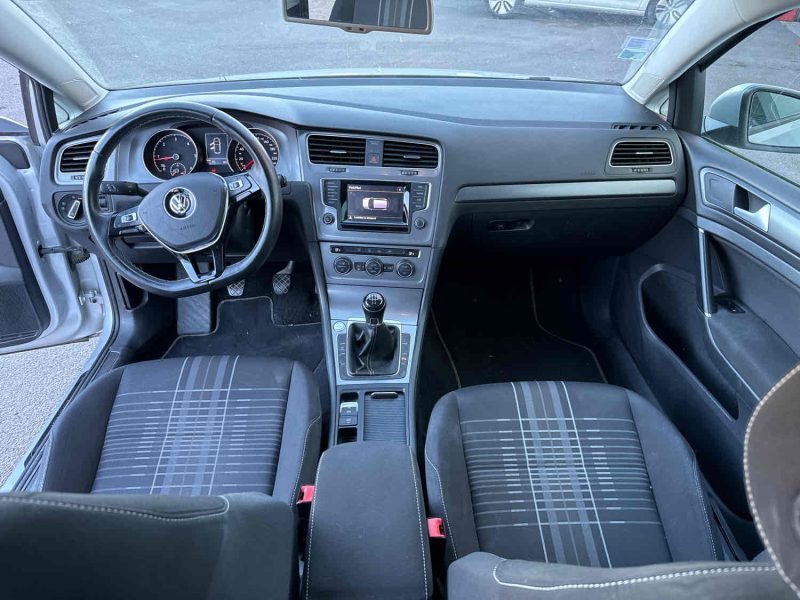 VOLKSWAGEN GOLF VII 2015