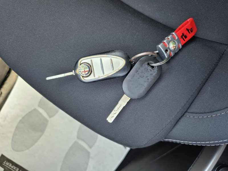 ALFA ROMEO MITO 1,3 MJTD 85 CH SERIE LIMITE SBK 