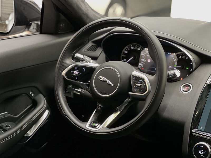 JAGUAR E-PACE A PARTIR DE 472 €/MOIS P160 R-DYNAMIC S