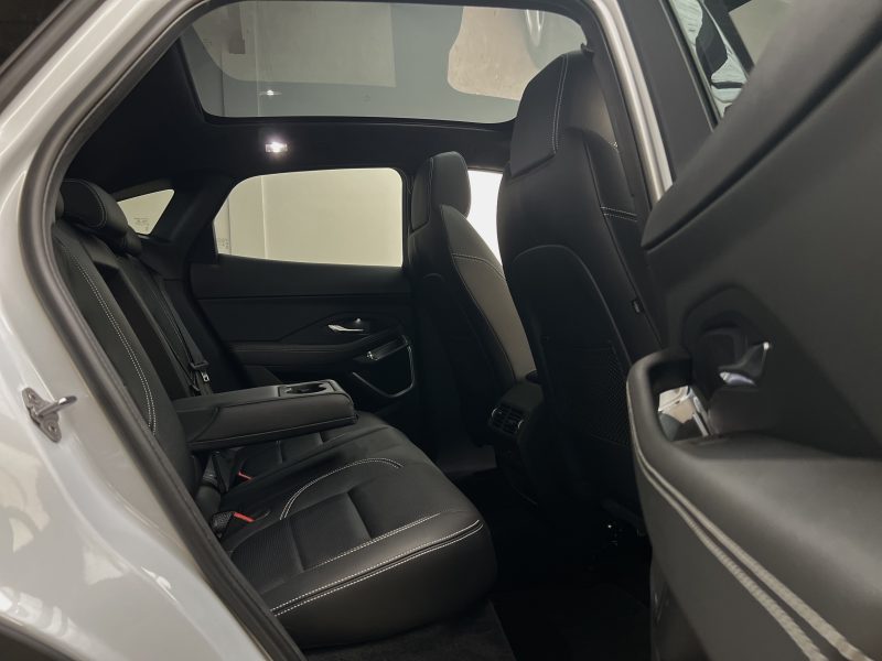 JAGUAR E-PACE A PARTIR DE 472 €/MOIS P160 R-DYNAMIC S