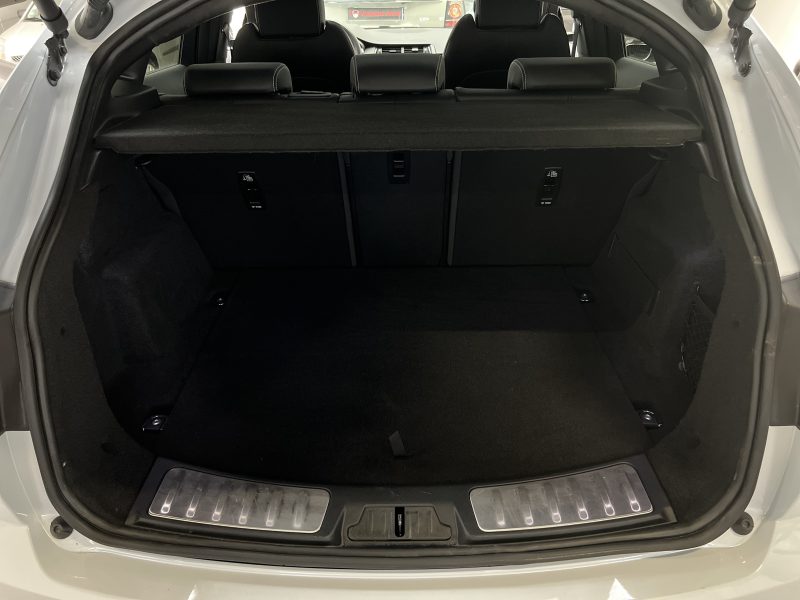 JAGUAR E-PACE A PARTIR DE 472 €/MOIS P160 R-DYNAMIC S
