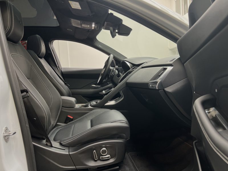 JAGUAR E-PACE A PARTIR DE 472 €/MOIS P160 R-DYNAMIC S