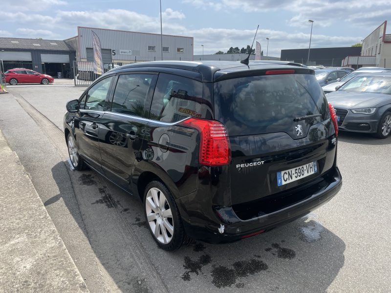 PEUGEOT 5008 2012