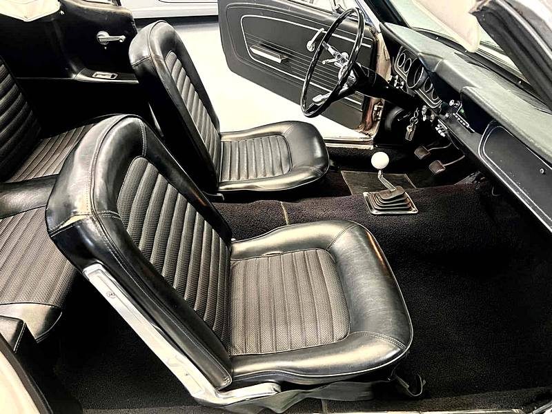 VENTE A PRO - Ford Mustang Cabriolet V8 | 1966 | Boîte 5 rapports Tremec | À restaurer 