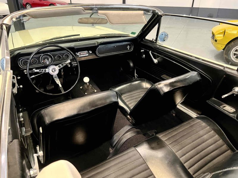 VENTE A PRO - Ford Mustang Cabriolet V8 | 1966 | Boîte 5 rapports Tremec | À restaurer 