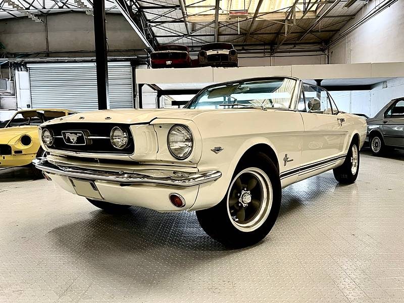 VENTE A PRO - Ford Mustang Cabriolet V8 | 1966 | Boîte 5 rapports Tremec | À restaurer 