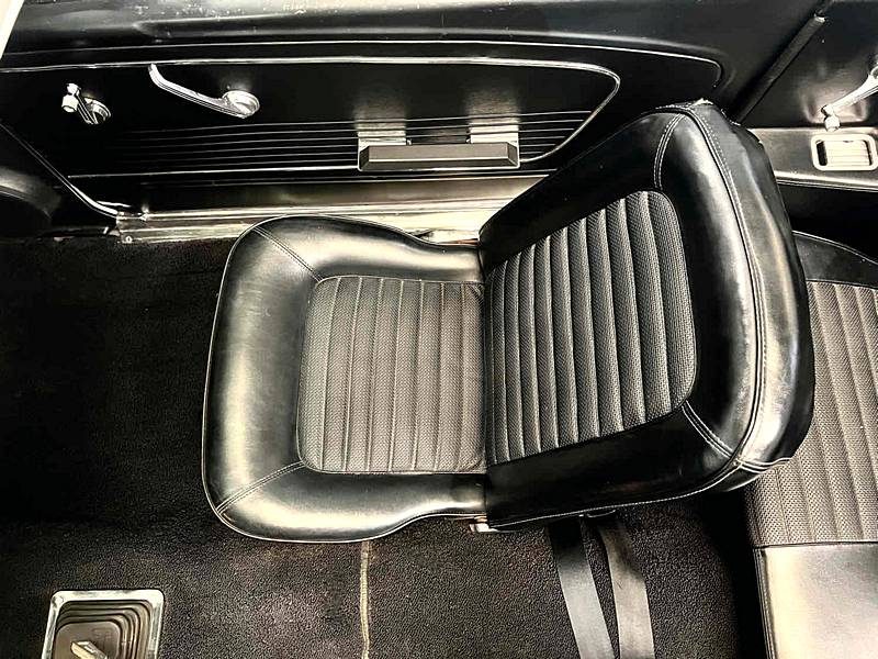 VENTE A PRO - Ford Mustang Cabriolet V8 | 1966 | Boîte 5 rapports Tremec | À restaurer 