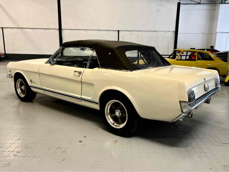 VENTE A PRO - Ford Mustang Cabriolet V8 | 1966 | Boîte 5 rapports Tremec | À restaurer 