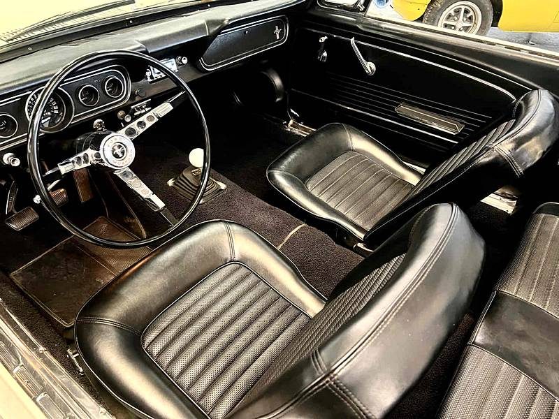 VENTE A PRO - Ford Mustang Cabriolet V8 | 1966 | Boîte 5 rapports Tremec | À restaurer 