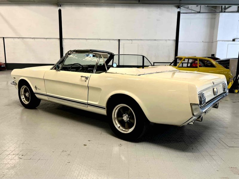 VENTE A PRO - Ford Mustang Cabriolet V8 | 1966 | Boîte 5 rapports Tremec | À restaurer 