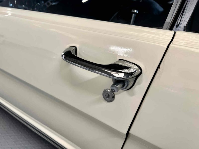 VENTE A PRO - Ford Mustang Cabriolet V8 | 1966 | Boîte 5 rapports Tremec | À restaurer 