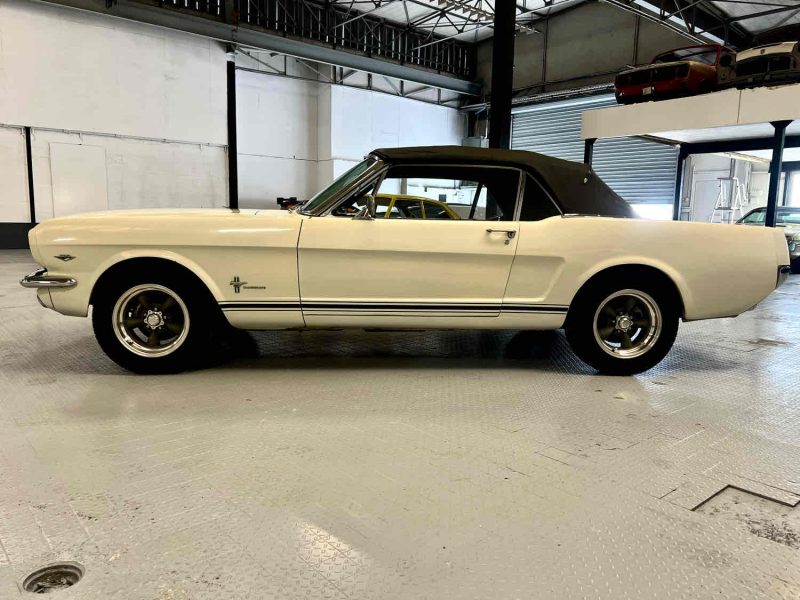 VENTE A PRO - Ford Mustang Cabriolet V8 | 1966 | Boîte 5 rapports Tremec | À restaurer 