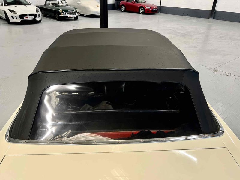 VENTE A PRO - Ford Mustang Cabriolet V8 | 1966 | Boîte 5 rapports Tremec | À restaurer 