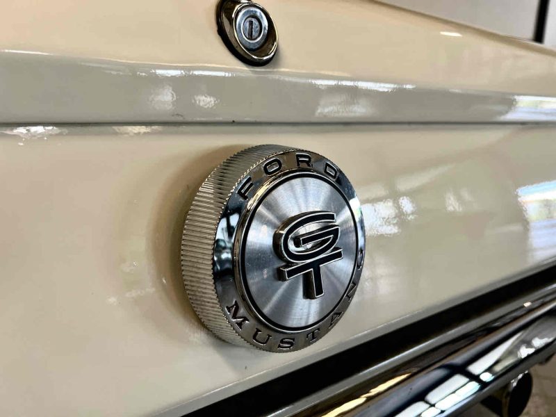 VENTE A PRO - Ford Mustang Cabriolet V8 | 1966 | Boîte 5 rapports Tremec | À restaurer 