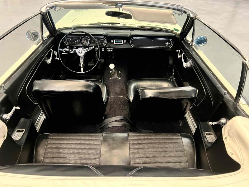 VENTE A PRO - Ford Mustang Cabriolet V8 | 1966 | Boîte 5 rapports Tremec | À restaurer 