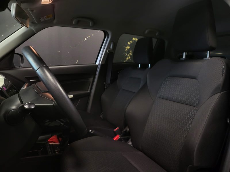 SUZUKI SWIFT 2020 1.2 90cv PACK / 1ÉRE MAIN+FULL ENTRETIEN SUZUKI+CARPLAY+CAMÉRA DE RECUL+SIÈGES 
