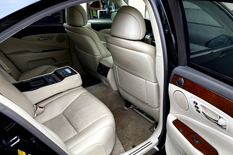 LEXUS LS 460 4.6 i 367CH 4WD BVA8 Pack Président - Garantie 12 mois