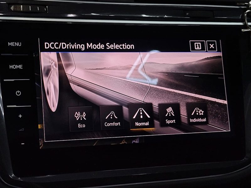 VOLKSWAGEN TIGUAN II 2.0 TDI 150cv R-Line Boîte Auto DSG7