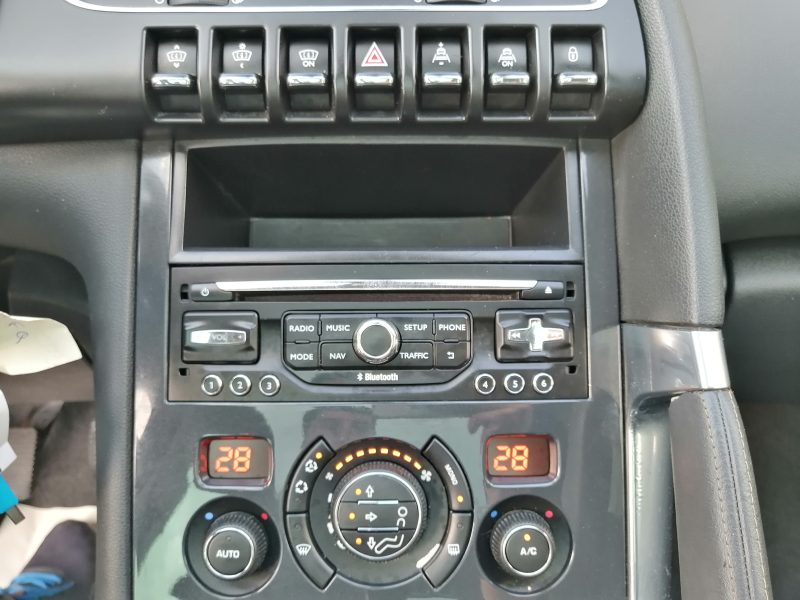 PEUGEOT 3008 Monospace 2013