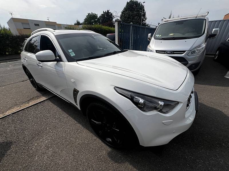INFINITI FX30D 2012