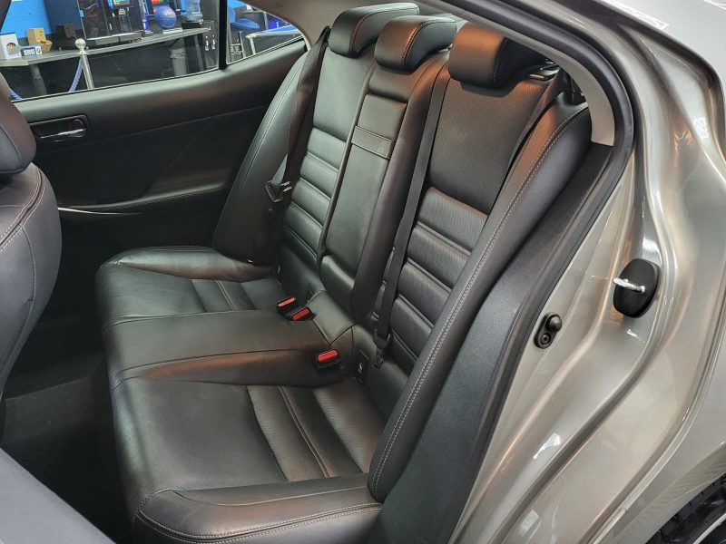 LEXUS IS III 300h Hybrid 223cv Luxe Boîte Auto E-CVT