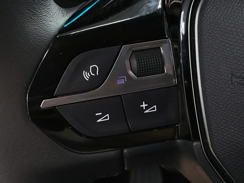 PEUGEOT 2008 II 1.2 100cv ALLURE