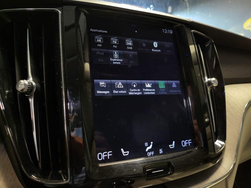 VOLVO XC60 D4 R DESIGN 190cv 2.0 TDI PACK LUXE /TOIT OUVRANT+SYSTEME AUDIO BOWERS & WILKINS/