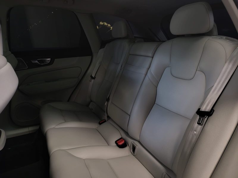 VOLVO XC60 D4 R DESIGN 190cv 2.0 TDI PACK LUXE /TOIT OUVRANT+SYSTEME AUDIO BOWERS & WILKINS/