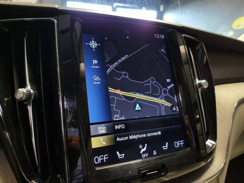 VOLVO XC60 D4 R DESIGN 190cv 2.0 TDI PACK LUXE /TOIT OUVRANT+SYSTEME AUDIO BOWERS & WILKINS/