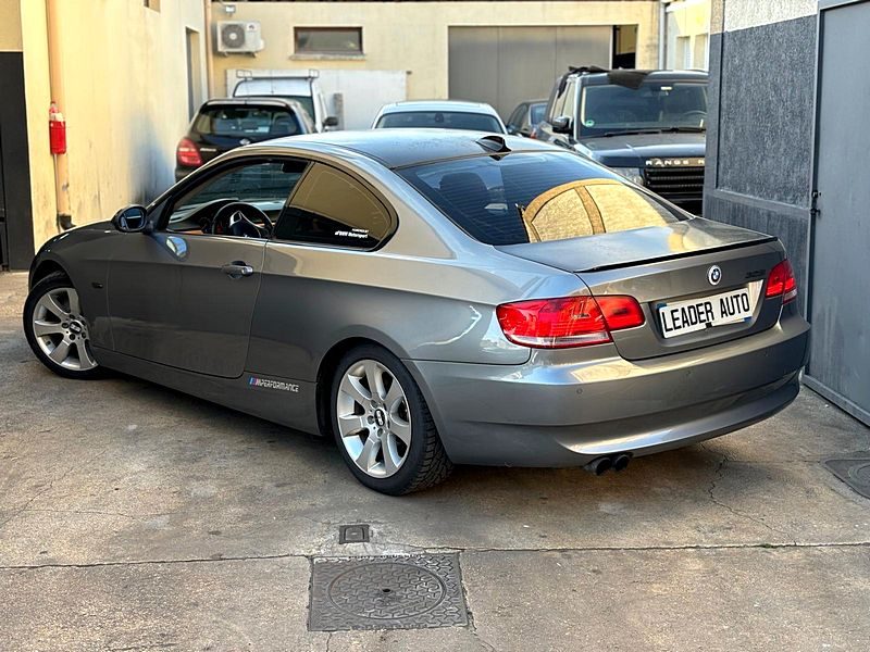 BMW SERIE 3 325i E92 pack Sport