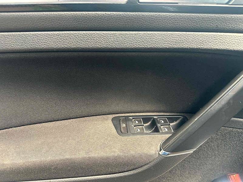 VOLKSWAGEN GOLF VII 1.6 TDi 105 CV