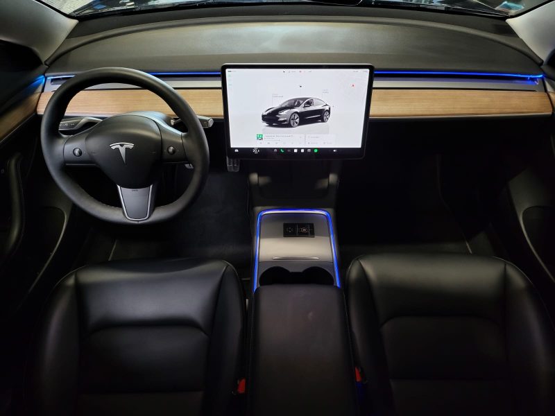 TESLA MODEL 3 STANDARD BECQUET CARBON / LAME AVANT / AUTOPILOT / ECLAIRAGE D'AMBIANCE